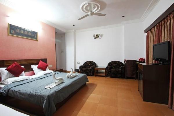 Anand Mahal Hotel